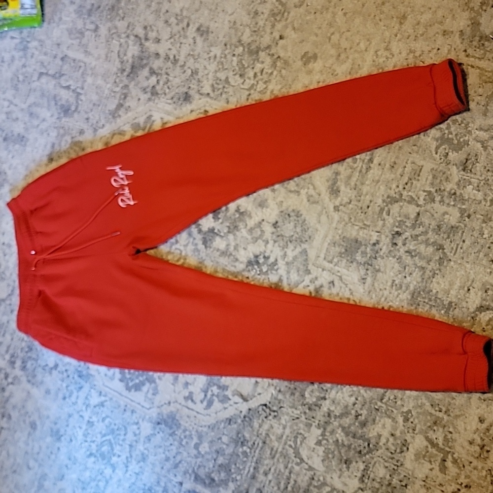 Sweatpants/  joggers